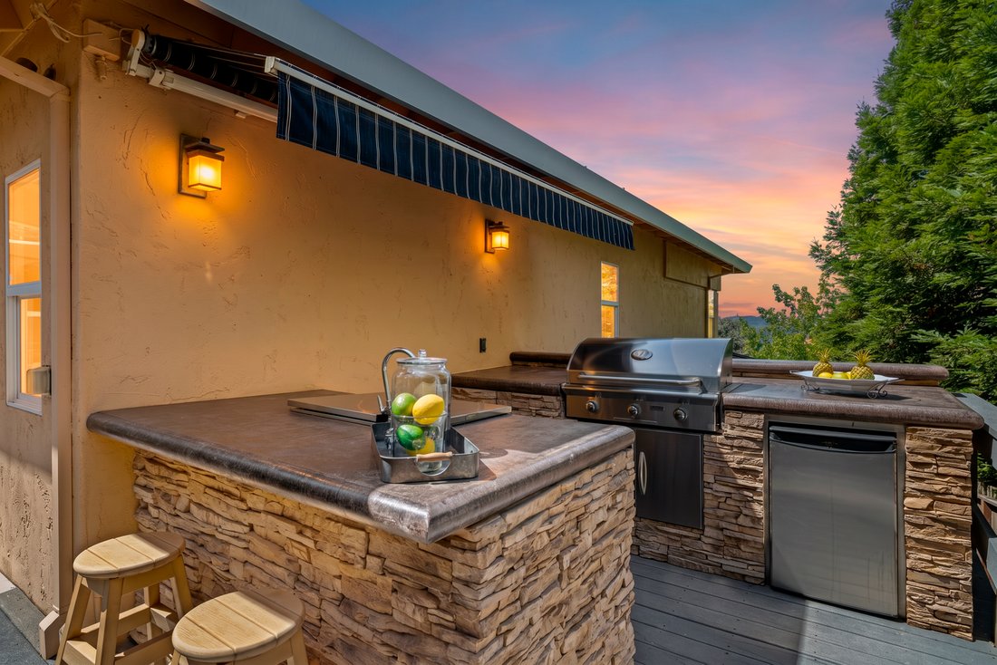 El Dorado Hills, California, United States 5 - 18387545