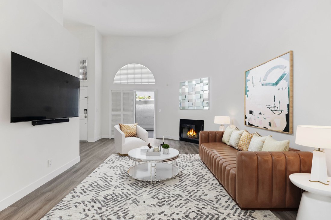 Condo in Los Angeles, California, United States 5 - 18387506
