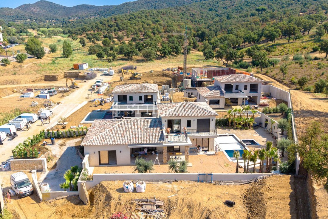Villa in Ville-Les Saquedes-Le Bouillonnet, Sainte-Maxime, France 4 - 15386369