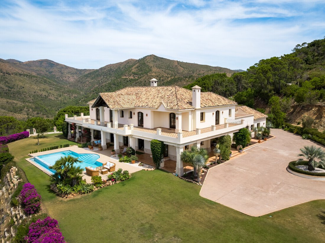Villa in Estepona, Andalusia, Spain 3 - 18388200