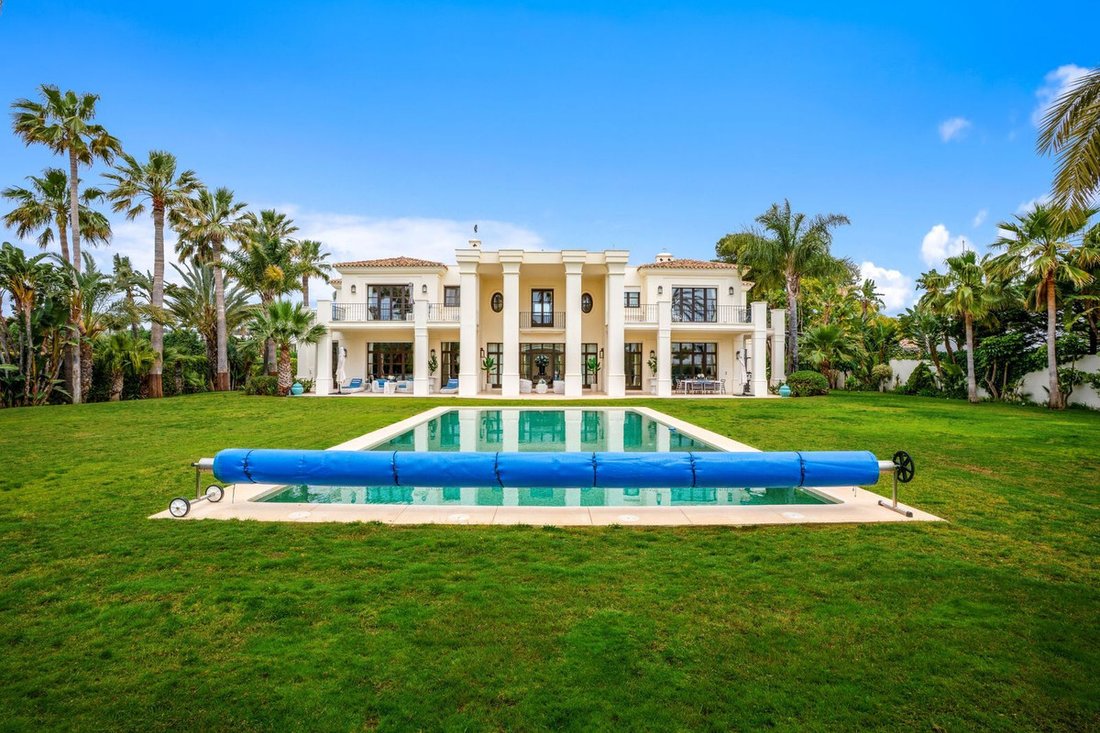 Villa in Guadalmina Baja, San Pedro de Alcantara, Spain 1 - 18388138