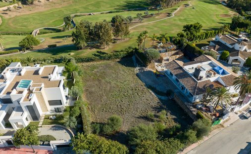 Land in Nueva Andalucía, Marbella, Spanien 1