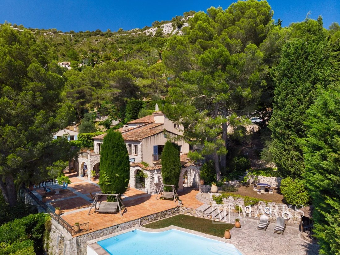 Villa in Èze, Provence-Alpes-Côte d'Azur, France 2 - 18388103