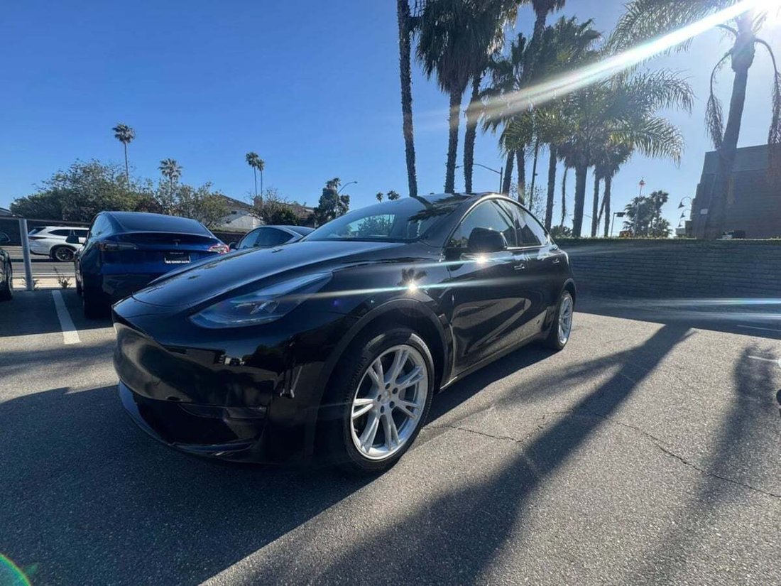 Suv in Newport Beach, CA, United States 3 - 18118265