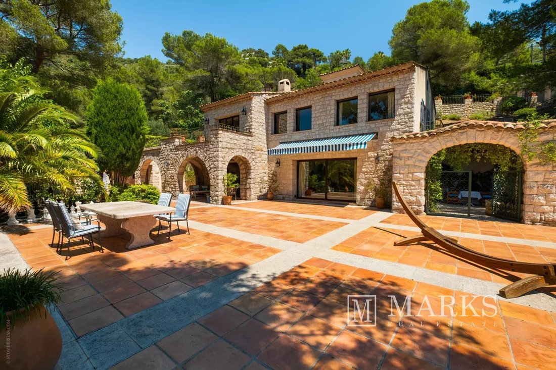 Villa in Èze, Provence-Alpes-Côte d'Azur, France 4 - 18388103