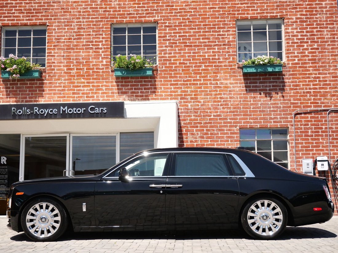 Sedan in Beverly Hills, CA, United States 3 - 17803503