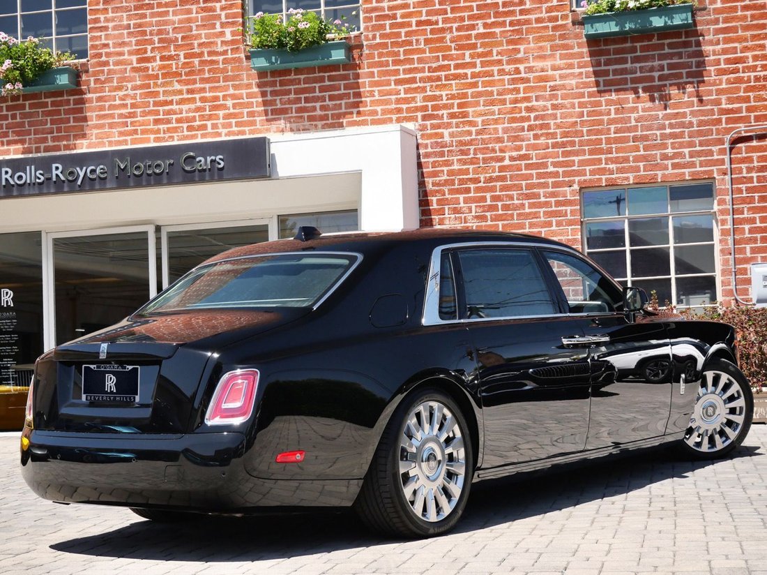 Sedan in Beverly Hills, CA, United States 2 - 17803503