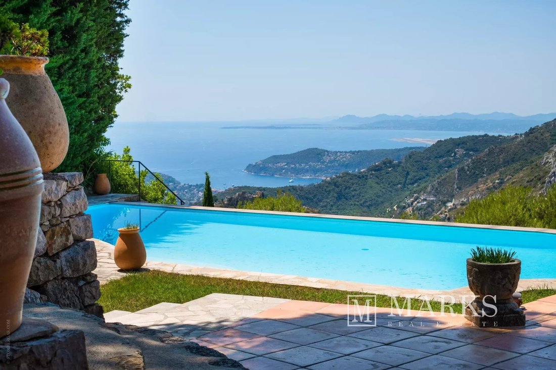 Villa in Èze, Provence-Alpes-Côte d'Azur, France 1 - 18388103