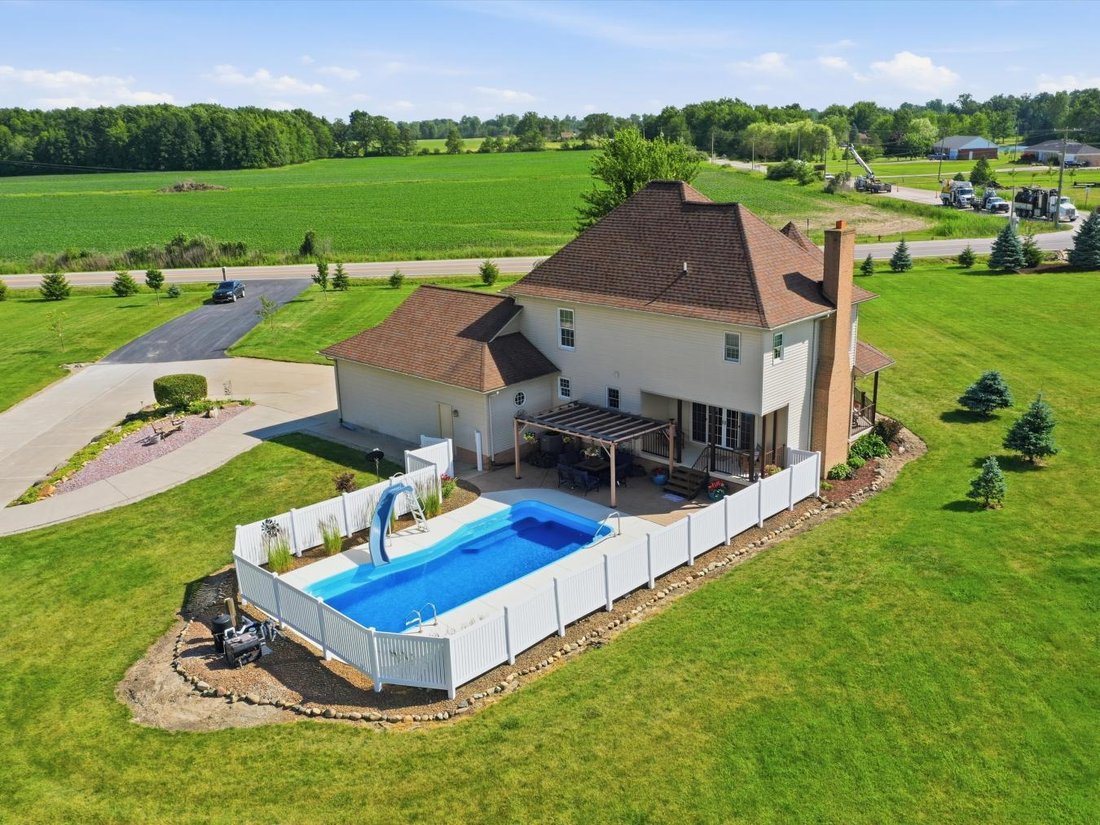 House in Richmond, Michigan, United States 3 - 18388016