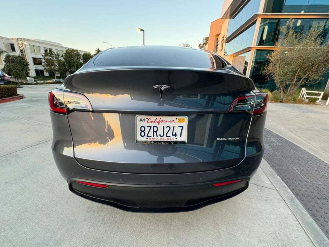 Suv in Newport Beach, CA, United States 5 - 18237622
