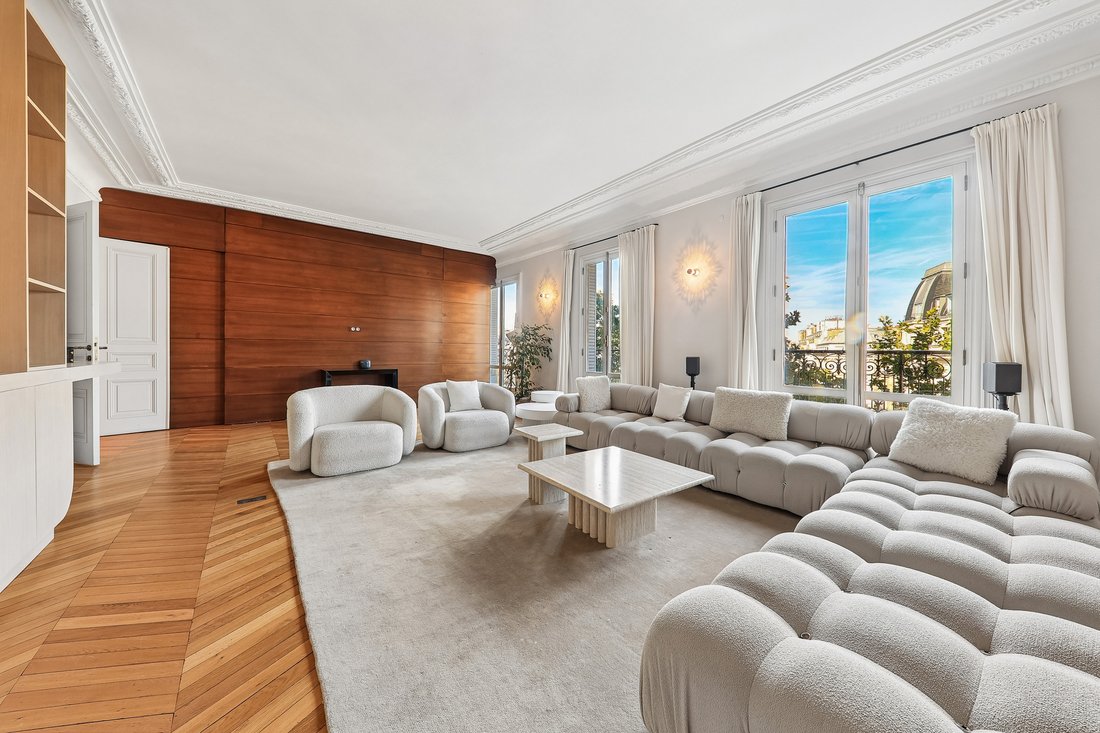 Apartment in Saint Philippe du Roule, Paris 8e Arrondissement, Paris 5 - 18388146