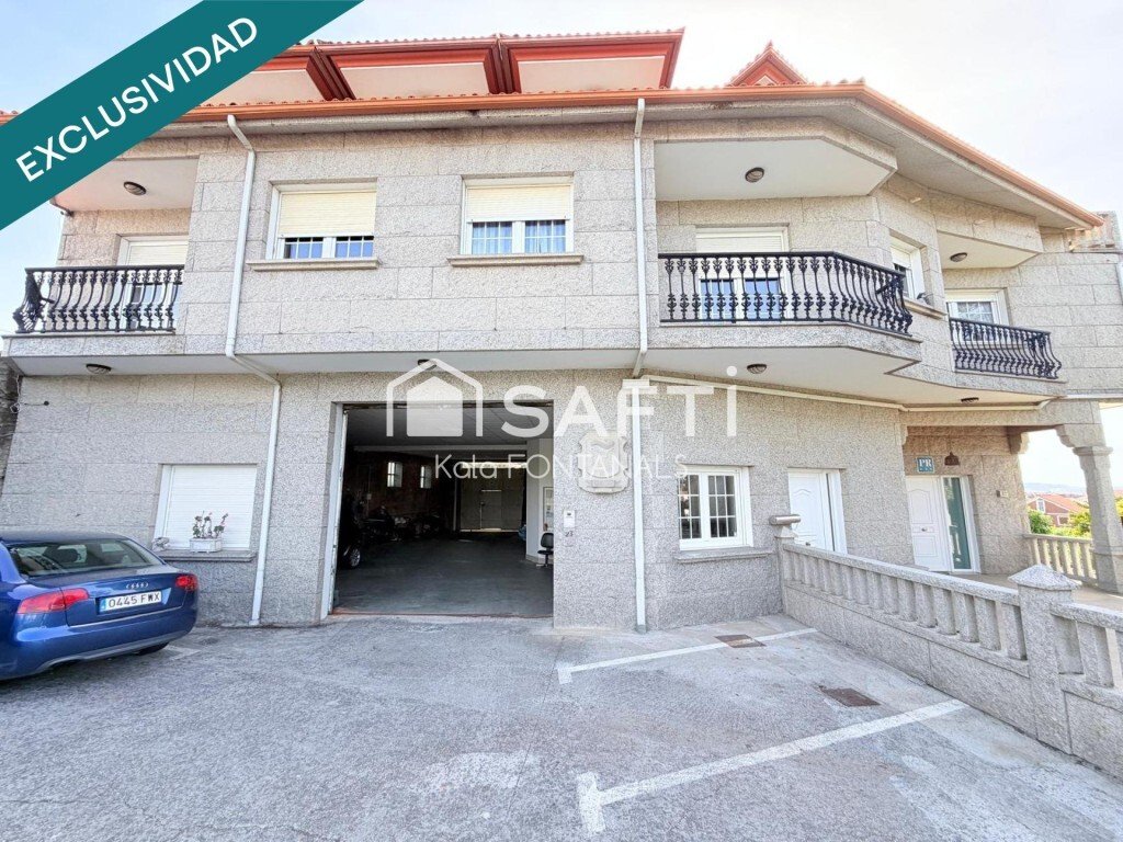 Noalla, Sanxenxo, Spain 2 - 18388214