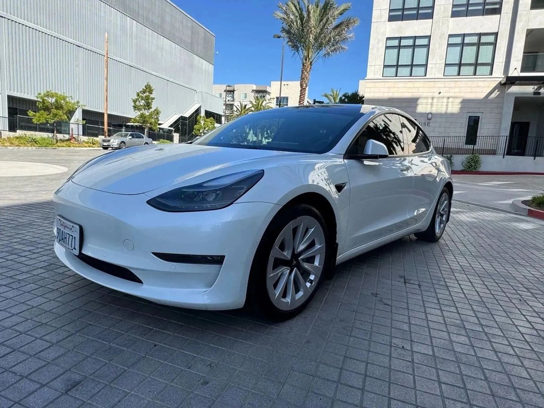 Sedan in Riverside, CA, United States 3 - 18237712