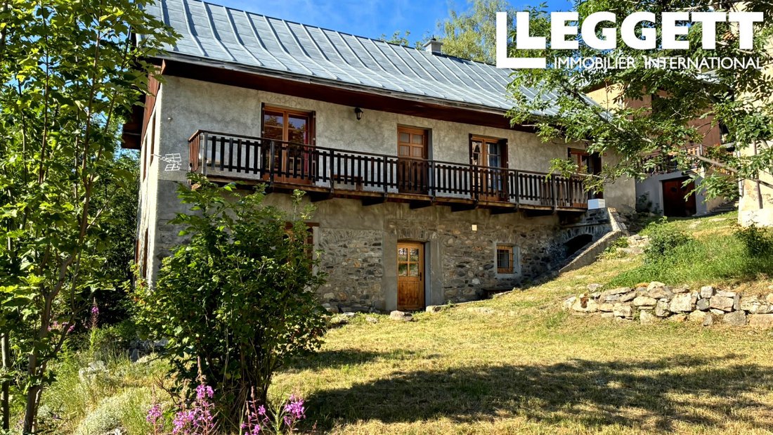 Chalet in Valloire, Auvergne-Rhône-Alpes, France 1 - 18197399