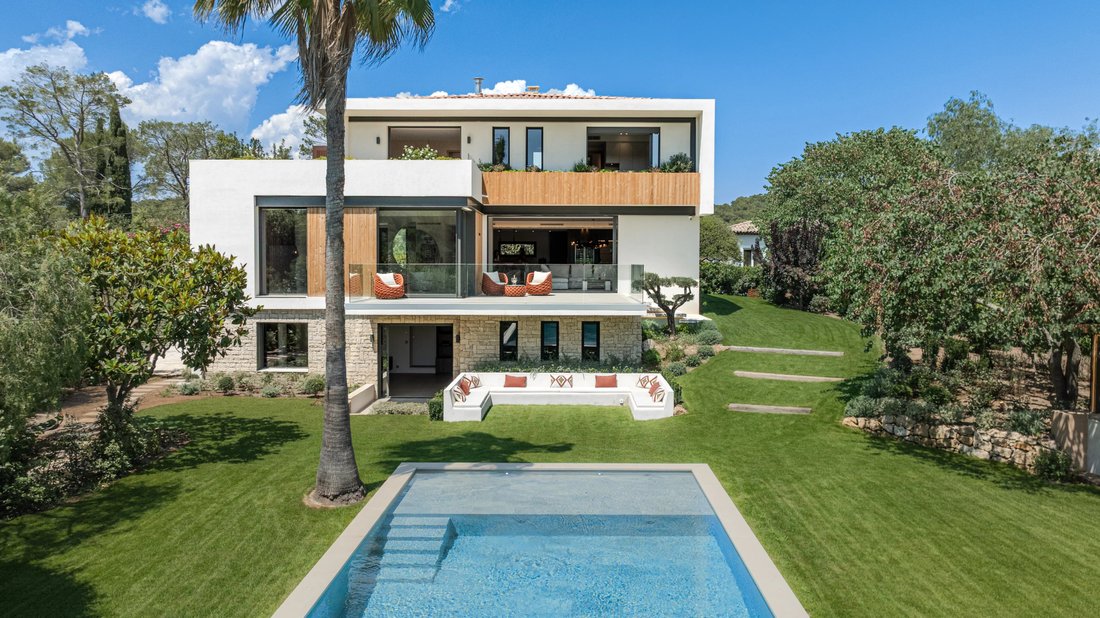 Villa in Mougins, Provence-Alpes-Côte d'Azur, France 1 - 17986364