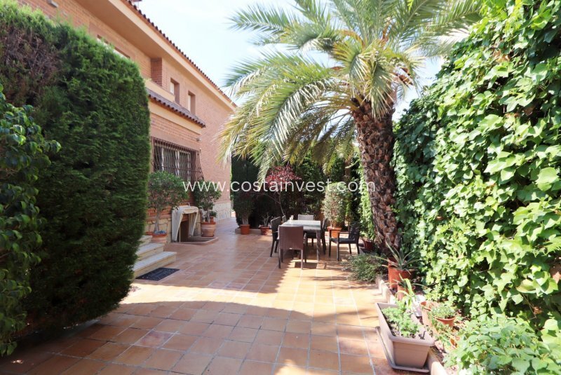 Villa in Alicante, Valencian Community, Spain 1 - 18388971