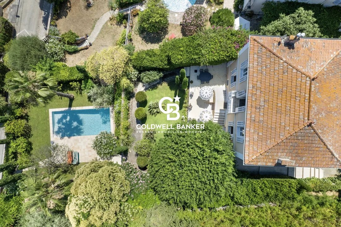 Villa in Grasse, Provence-Alpes-Côte d'Azur, France 3 - 18388501
