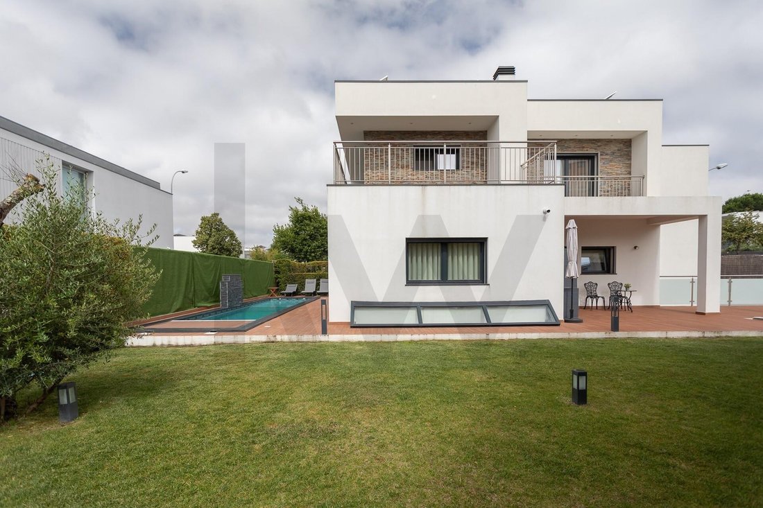 Townhouse in Carnaxide e Queijas, Lisbon, Portugal 5 - 18388641