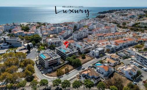 Apartment in Praia dos Pescadores, Olhos de Agua, Portugal 1