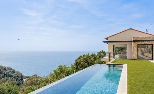 Villa in Village-Cros de Caste-Coupiere-Mont Gros, Roquebrune-Cap-Martin, France 1
