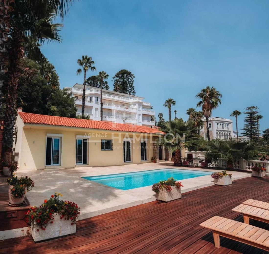 Villa in Brusquet-Retenaou-Devens, Vallauris, France 2 - 18388985