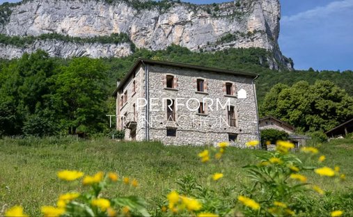 House in Chatelus, Auvergne-Rhône-Alpes, France 1