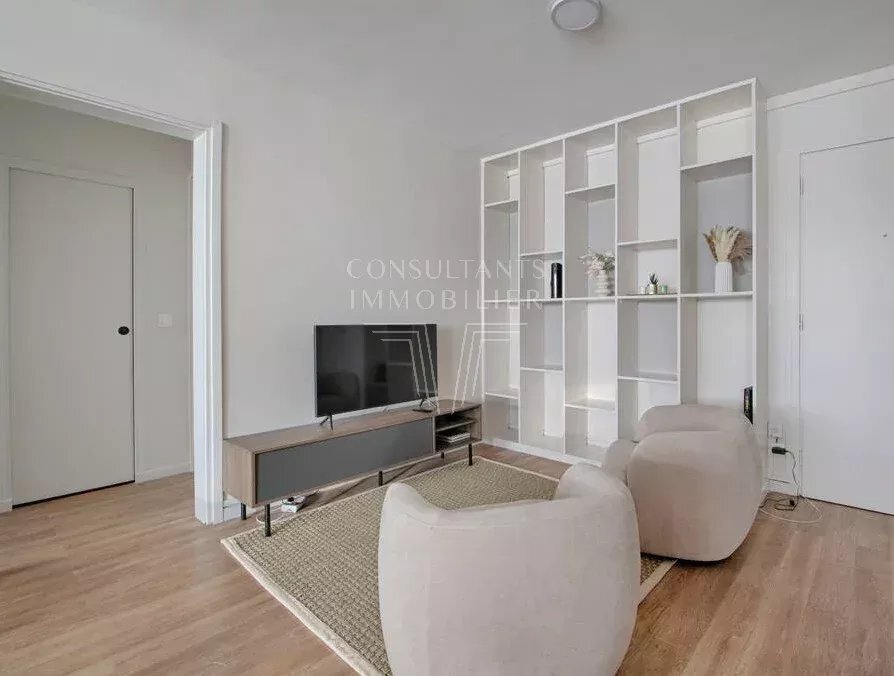 Apartment in Gros Caillou, Paris 7e Arrondissement, Paris 5 - 18388615