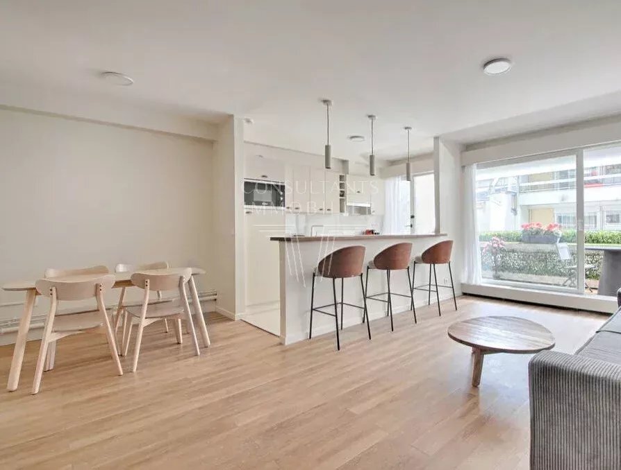 Apartment in Gros Caillou, Paris 7e Arrondissement, Paris 2 - 18388615