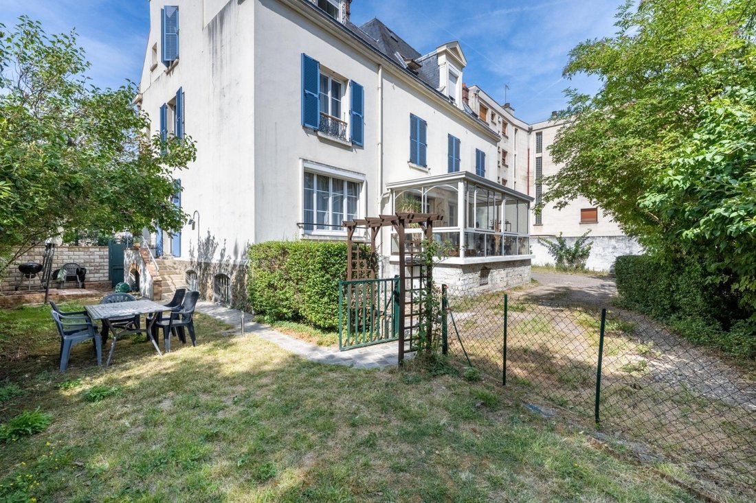 Apartment in Poissy, Ile-de-France, France 1 - 18389674