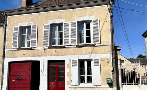 House in Jargeau, Centre-Val de Loire, France 1