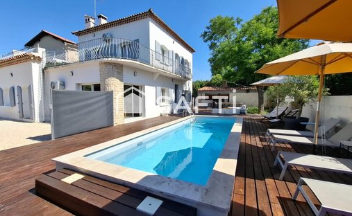 House in Ganteaume, Aubagne, France 1
