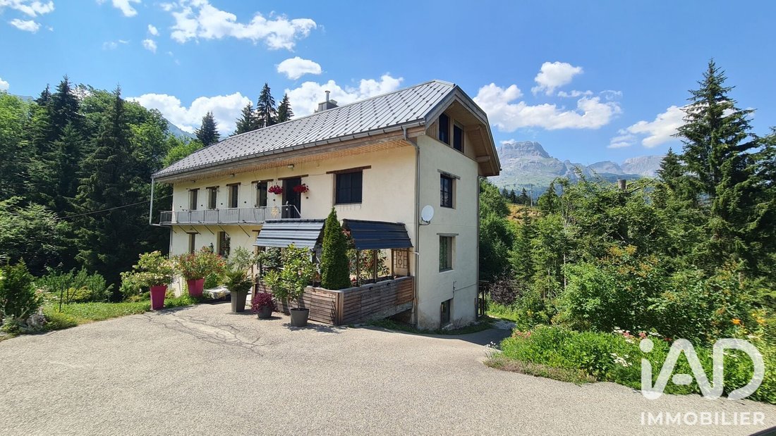 House in Cordon, Auvergne-Rhône-Alpes, France 1 - 18390646