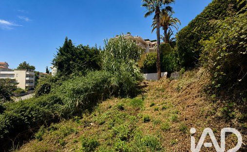 Land in Vieux Cannet, Le Cannet, France 1