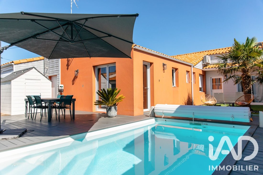 House in Les Sables-d'Olonne, Pays de la Loire, France 1 - 18390334