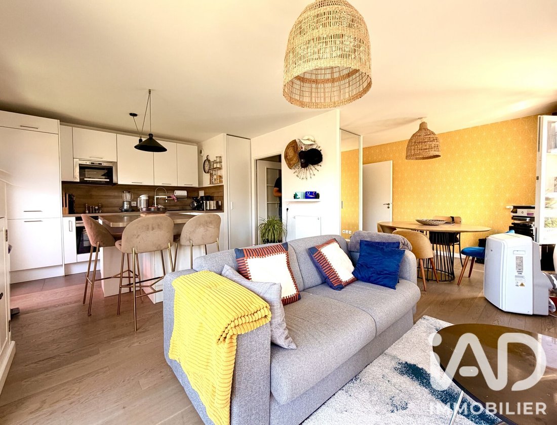 Apartment in La Fontaine-Parc des Sceaux-Croix de Berny-Centre Ville, Antony, France 1 - 18392474