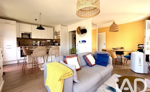 Apartment in La Fontaine-Parc des Sceaux-Croix de Berny-Centre Ville, Antony, France 1