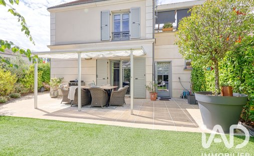 House in La Faisanderie, L'Isle-Adam, France 1