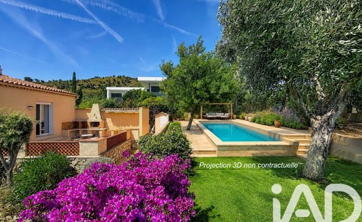 House in Hyeres, Provence-Alpes-Côte d'Azur, France 1