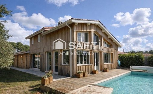 House in Ares, Nouvelle-Aquitaine, France 1
