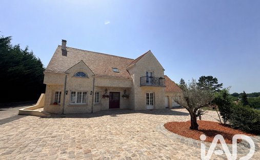 House in Milly-sur-Therain, Hauts-de-France, France 1