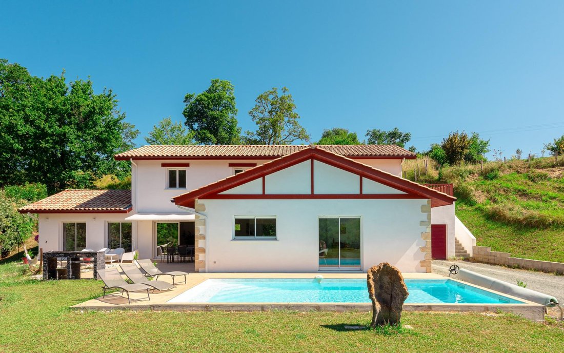 House in Ahetze, Nouvelle-Aquitaine, France 3 - 18389747