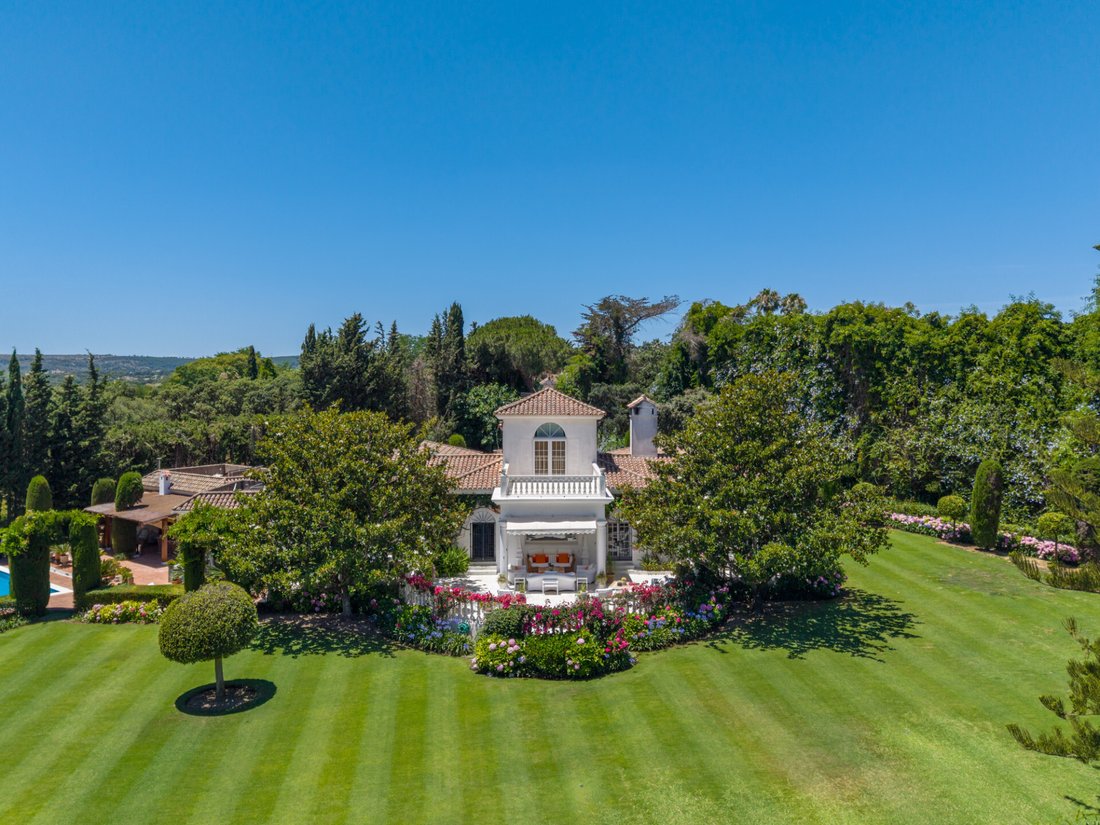 Villa in Sotogrande, San Roque, Andalusia 1 - 18248056
