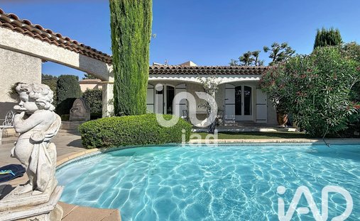 House in Golf-Embus-Enco de Botte-Bellons, Allauch, France 1