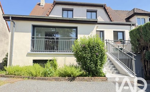 House in Orsay, Ile-de-France, France 1