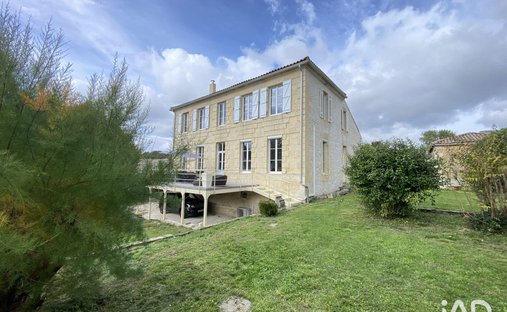 House in Semillac, Nouvelle-Aquitaine, France 1