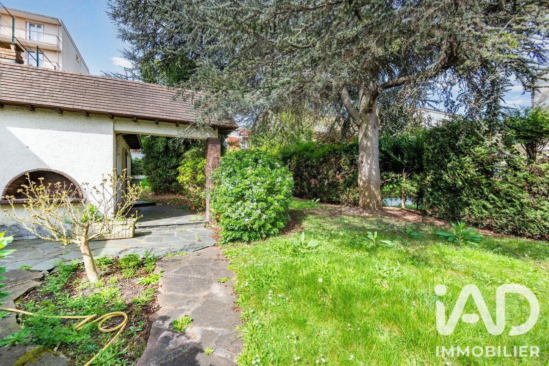 House in Langevin, Noisy-le-Sec, France 2 - 18390167