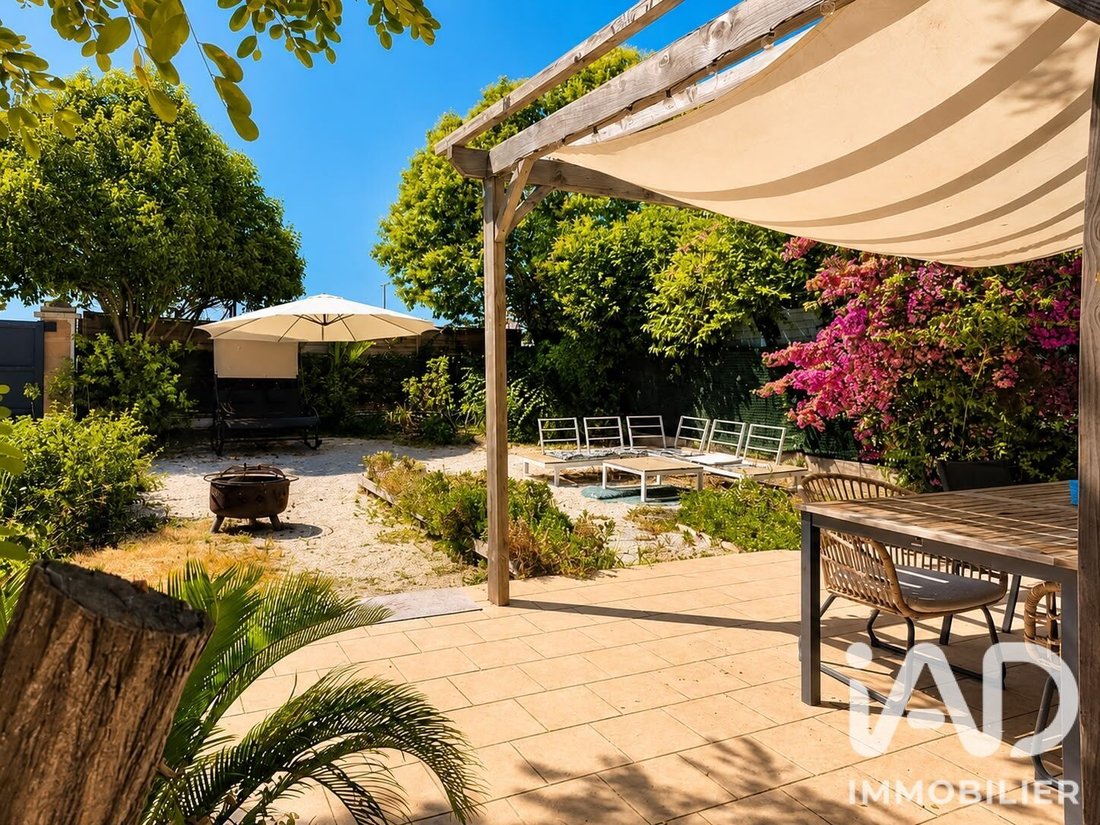 House in Hyeres, Provence-Alpes-Côte d'Azur, France 4 - 18390157