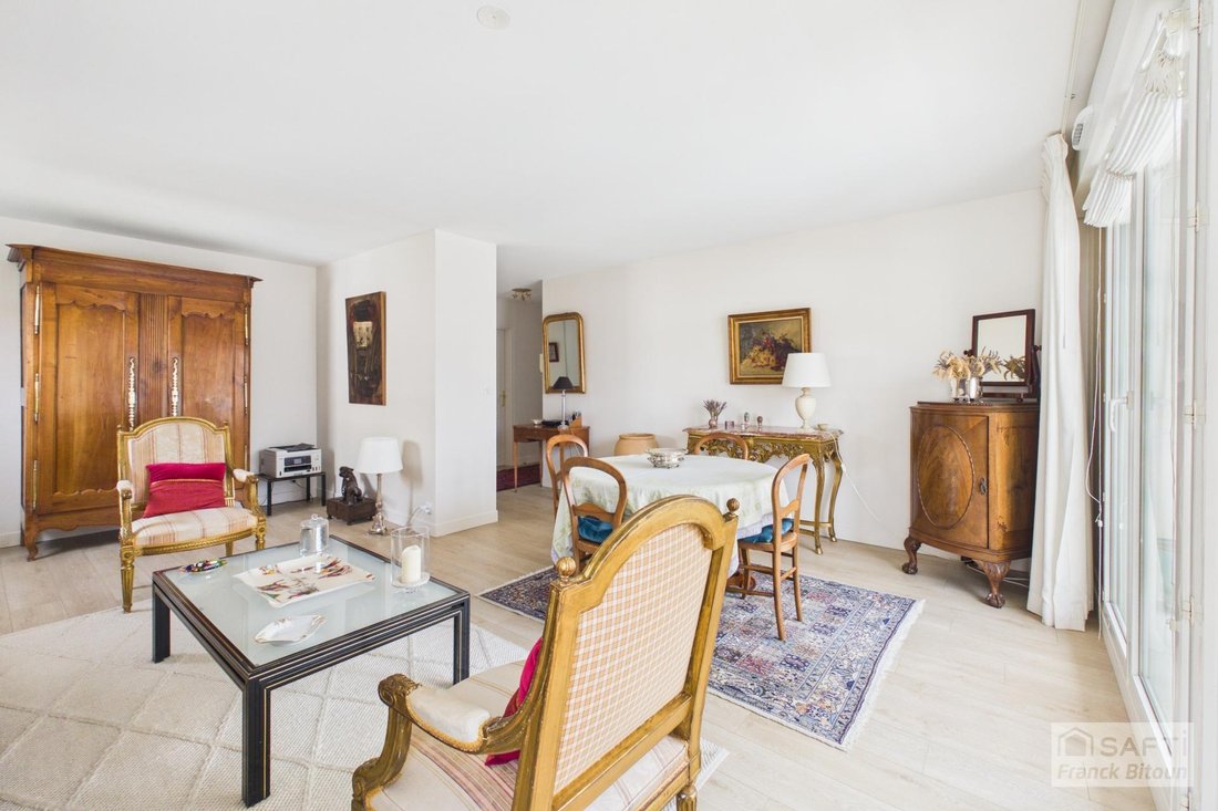 Apartment in Hôtel de Ville, Courbevoie, France 4 - 18389791