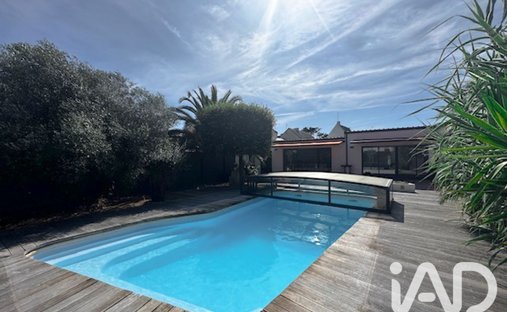 House in Batz-sur-Mer, Pays de la Loire, France 1