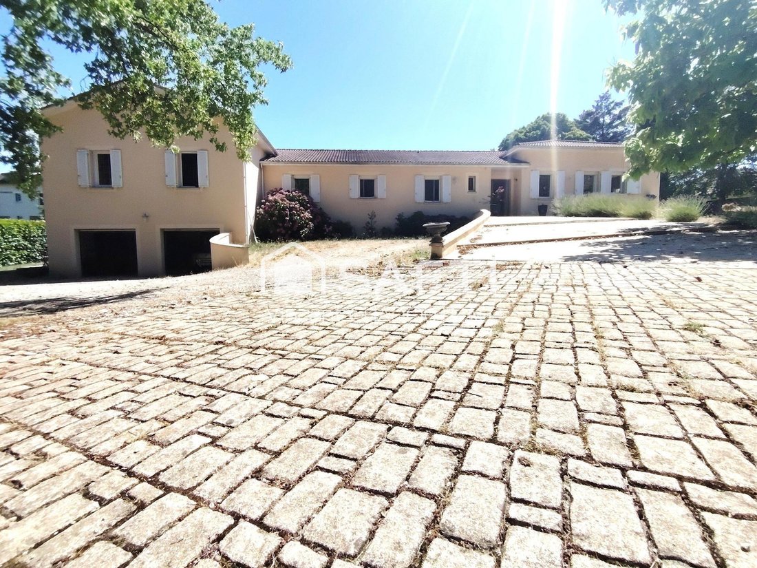 House in Roumazieres-Loubert, Terres-de-Haute-Charente, France 1 - 18389687